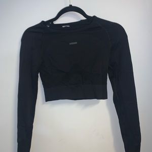 black gymshark crop top